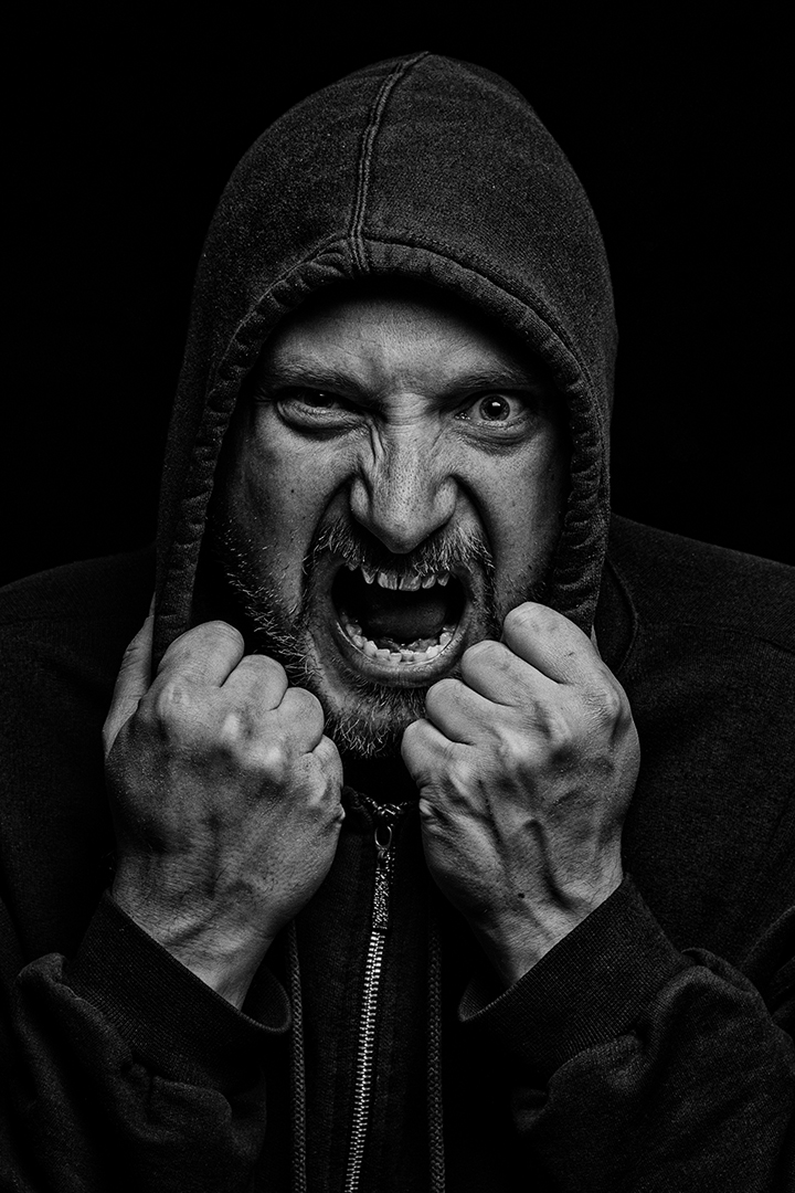 06_M_Linda Weng_Shouting