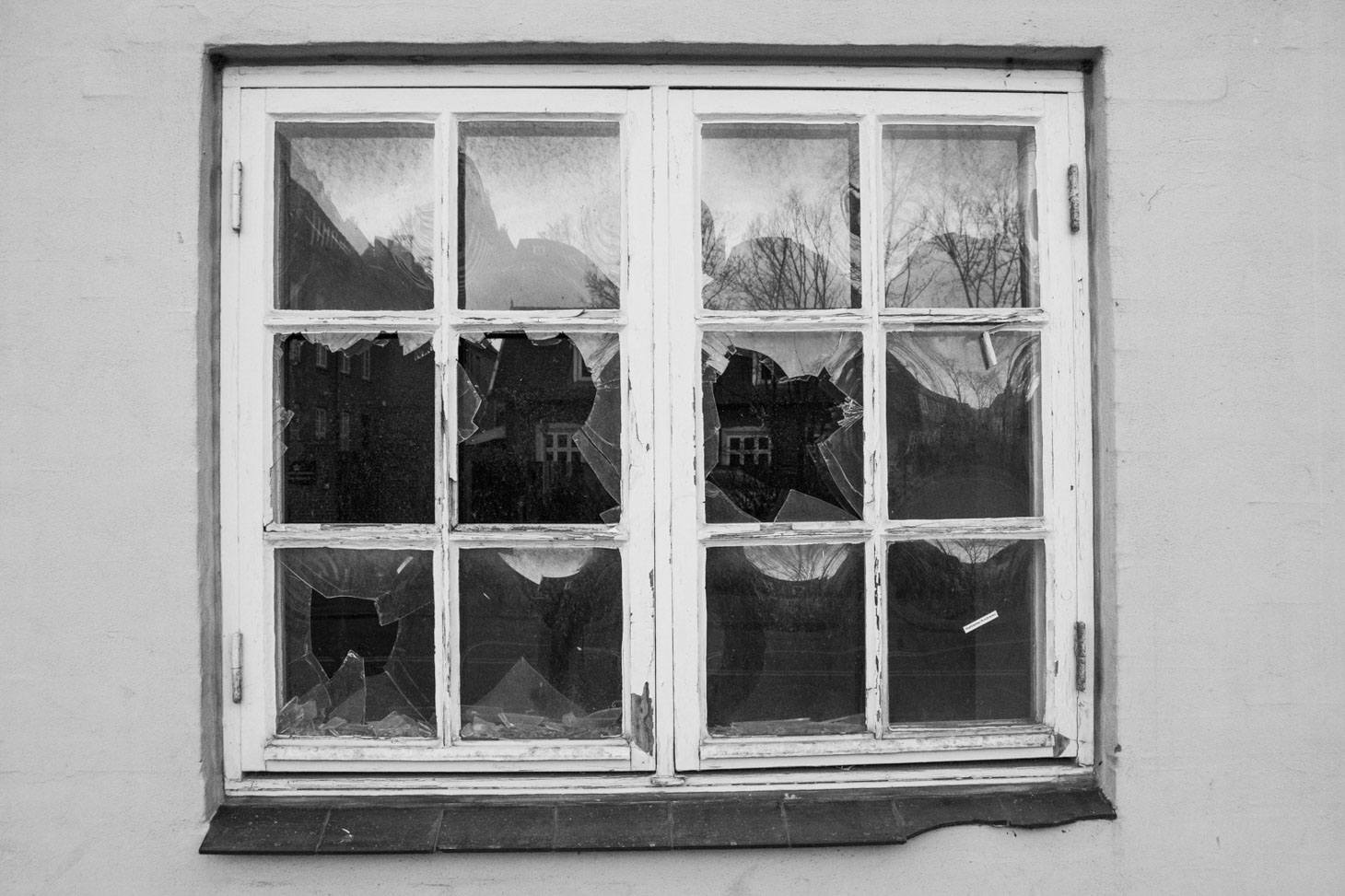 40_Ove Strunk Kristensen_Broken window